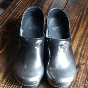 Women's size 38 (8) Dansko Professional Clogs
